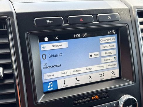 Used 2018 Ford Expedition Max Limited RWD image 29