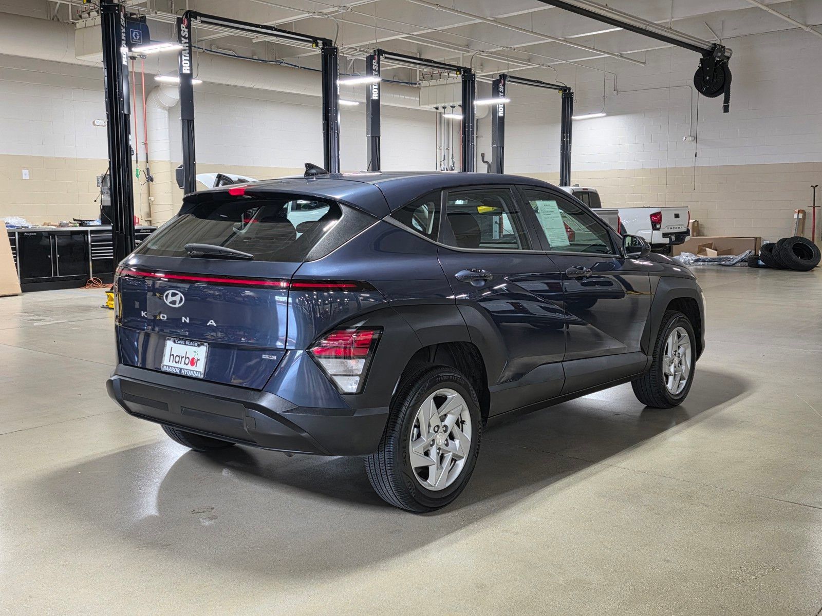 Used 2024 Hyundai Kona SE AWD/4WD image 7