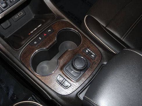 Used 2022 GMC Acadia Denali w/ Black Diamond Edition AWD/4WD image 45