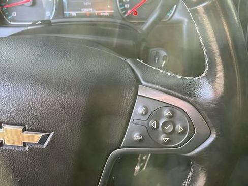 Used 2019 Chevrolet Silverado 1500 LT AWD/4WD image 10