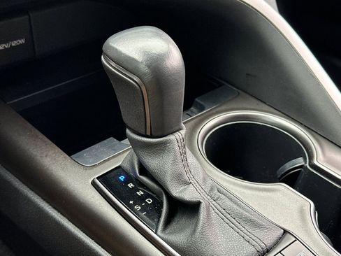 Used 2023 Toyota Camry SE image 19