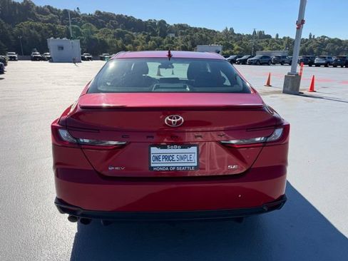 Used 2025 Toyota Camry SE FWD image 4