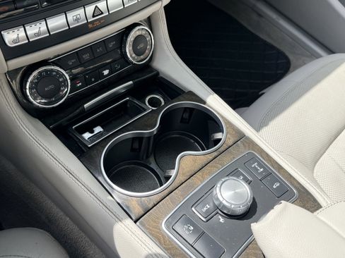 Used 2012 Mercedes-Benz CLS 550 w/ Premium I Pkg image 21