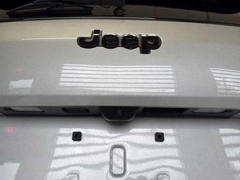 New 2025 Jeep Grand Cherokee L Altitude image 18