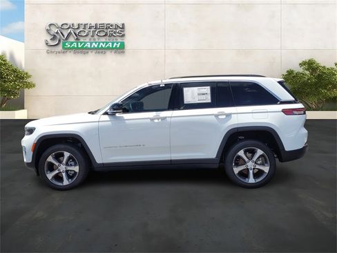 New 2024 Jeep Grand Cherokee Limited w/ Luxury Tech Group II image 2
