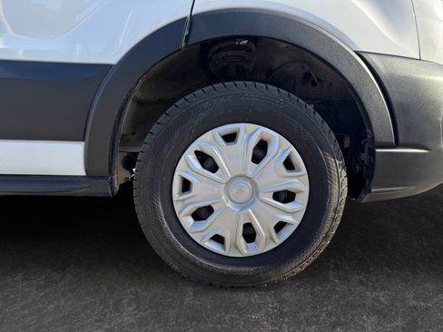Used 2023 Ford E-Transit Medium Roof image 9