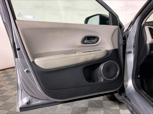 Used 2018 Honda HR-V EX image 22