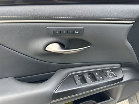 Used 2021 Lexus ES 300h w/ Premium Package image 27