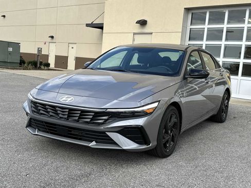 New 2026 Hyundai Elantra SEL Sport Premium FWD image 3