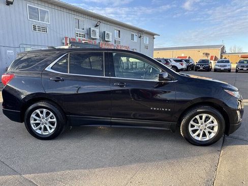 Used 2020 Chevrolet Equinox LT w/ Driver Convenience Package image 9
