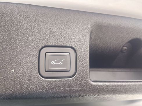 Used 2024 Chevrolet Equinox EV RS image 5