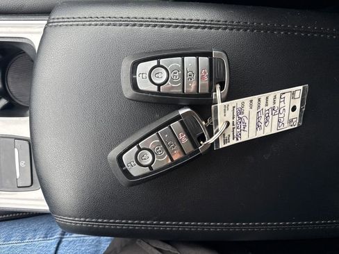 Used 2024 Ford Edge SEL w/ Convenience Package image 37