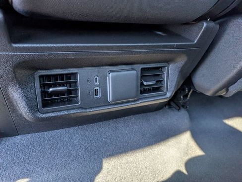 Used 2022 Chevrolet Silverado 1500 LT AWD/4WD image 14