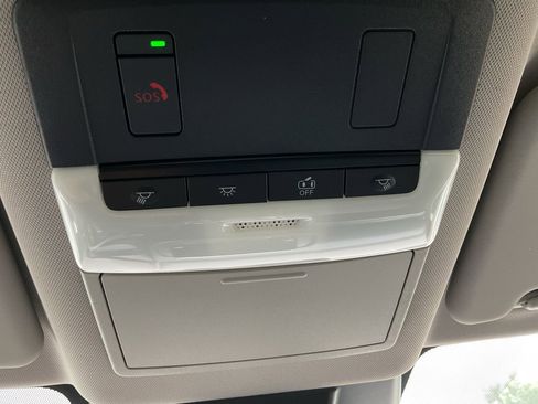 Used 2023 Nissan Rogue SV image 28