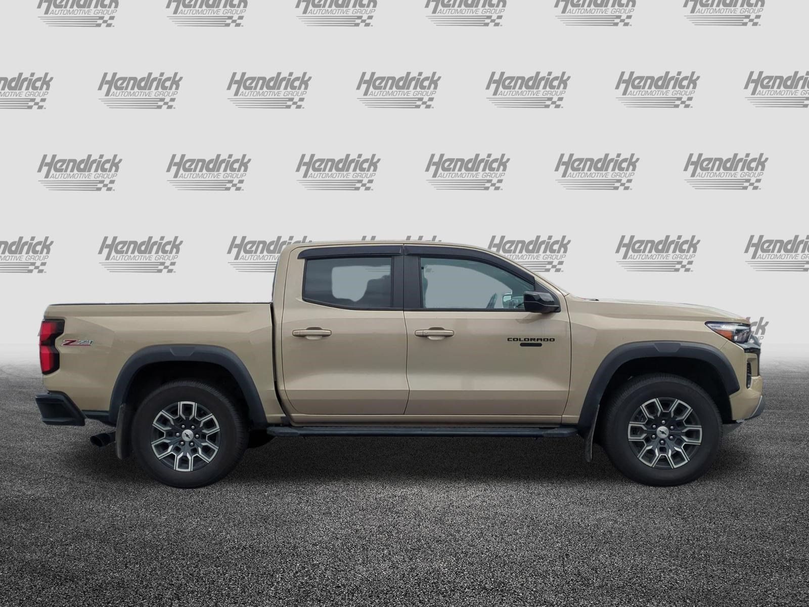 Used 2023 Chevrolet Colorado Z71 w/ Z71 Convenience Package 2 AWD/4WD image 11