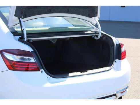 Used 2017 Honda Accord EX-L image 13