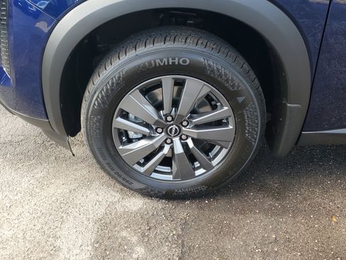 New 2026 Nissan Pathfinder SV image 4