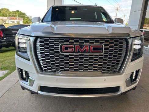 Used 2024 GMC Yukon XL Denali w/ Max Trailering Package RWD image 3