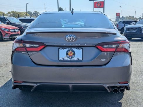 Used 2021 Toyota Camry SE image 6
