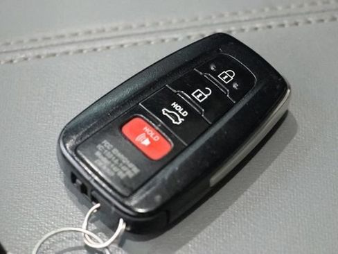 Used 2019 Toyota Avalon Touring w/ Advanced Safety Package FWD image 35