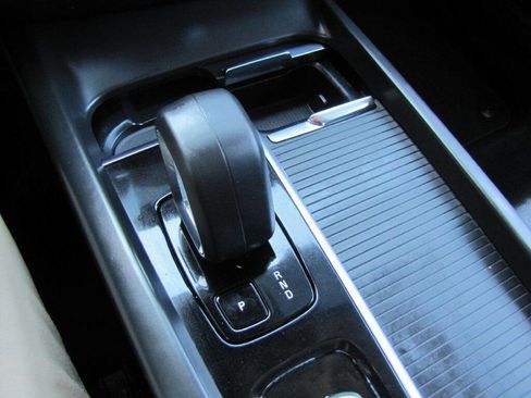 Used 2024 Volvo S60 B5 Core image 37