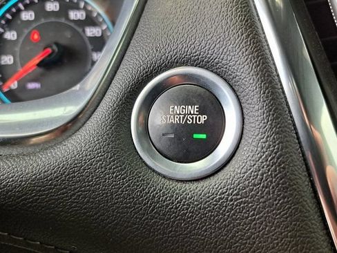 Used 2022 Chevrolet Traverse LT FWD image 14