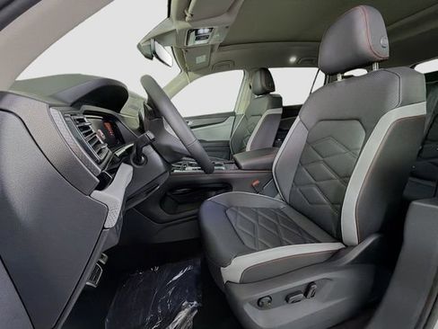 New 2026 Volkswagen Atlas Peak Edition AWD/4WD image 11