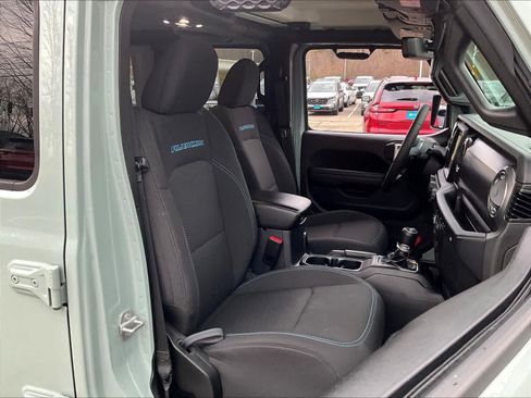 Used 2023 Jeep Wrangler Unlimited Rubicon 4xe image 11