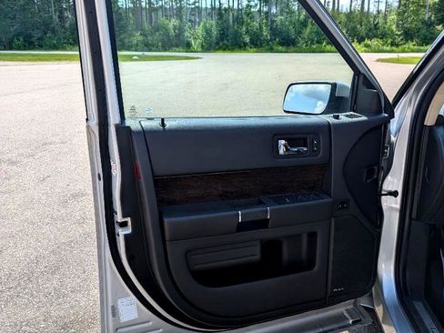 Used 2019 Ford Flex Limited image 12