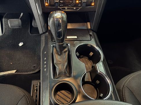 Used 2019 Ford Explorer XLT w/ Equipment Group 201A image 27