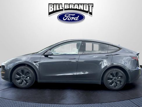 Used 2024 Tesla Model Y 2WD image 6