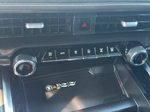 Used 2025 Chevrolet Tahoe Premier RWD image 22