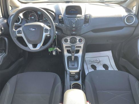 Used 2018 Ford Fiesta SE image 11