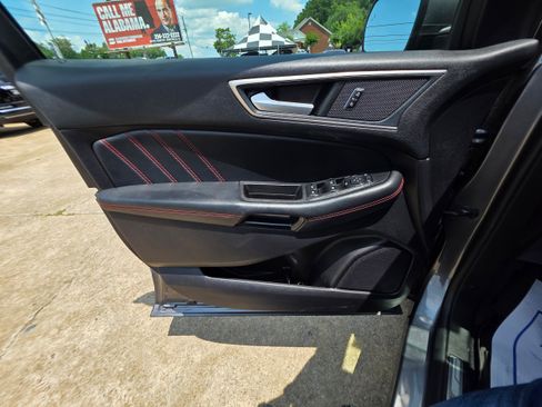 Used 2021 Ford Edge ST-Line FWD image 16