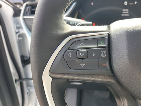 New 2025 Jeep Grand Cherokee L Limited image 32