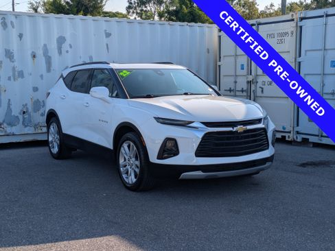 Used 2022 Chevrolet Blazer LT w/ Sound & Technology Package FWD image 2