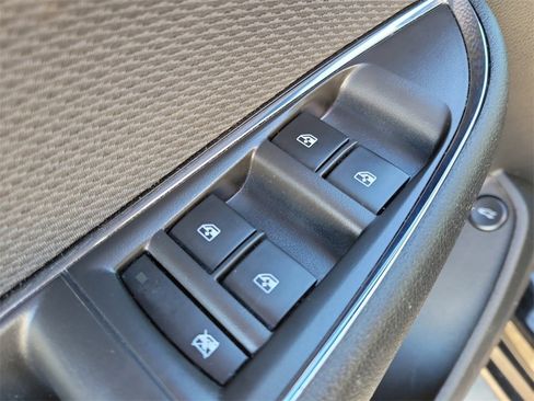 Used 2018 Chevrolet Cruze LT image 15