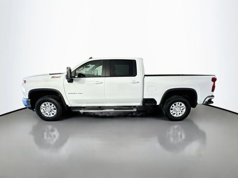 Used 2025 Chevrolet Silverado 2500 LT AWD/4WD image 4