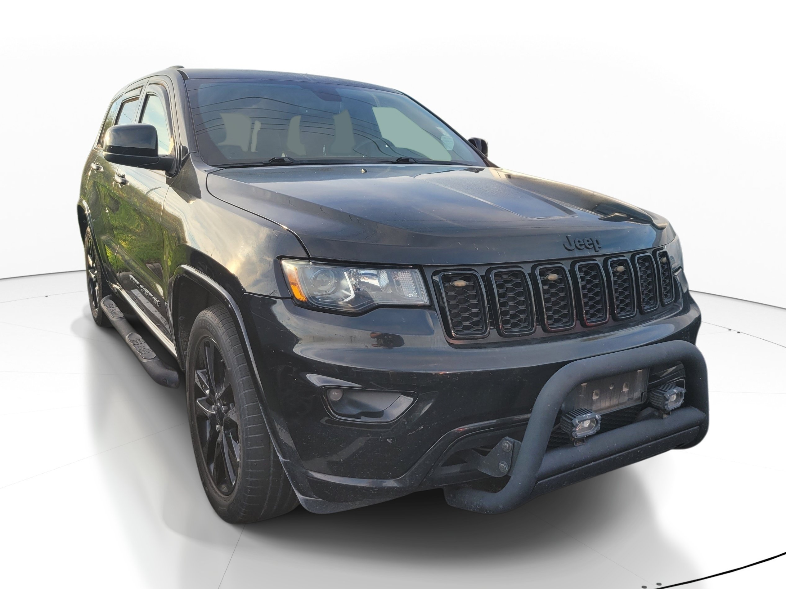 Used 2019 Jeep Grand Cherokee Altitude AWD/4WD image 1