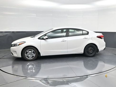 Used 2017 Kia Forte LX w/ LX Popular Package image 6