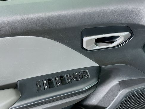 Used 2025 Kia K4 LXS image 15