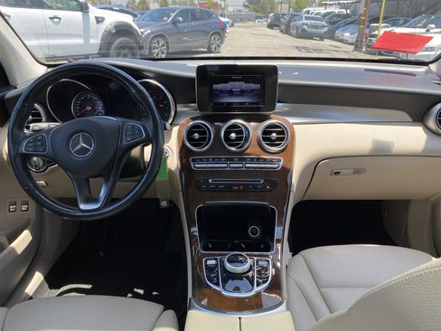 Used 2019 Mercedes-Benz GLC 350e 4MATIC w/ Premium Package image 28