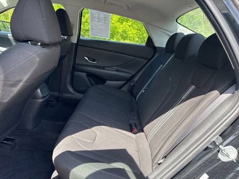 Used 2023 Hyundai Elantra SEL FWD image 13