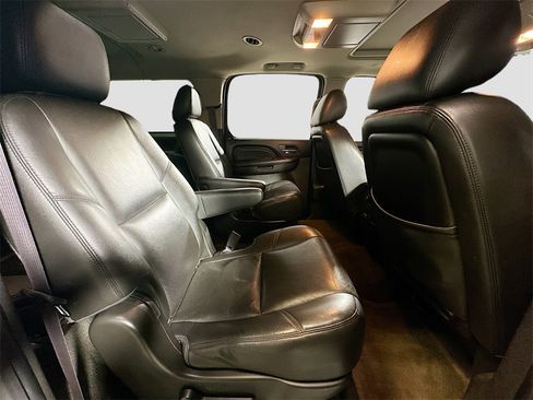 Used 2013 GMC Yukon XL Denali image 30