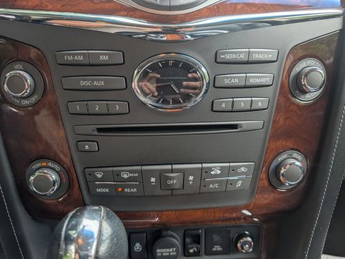 Used 2017 INFINITI QX80 4WD w/ Deluxe Technology Package image 20