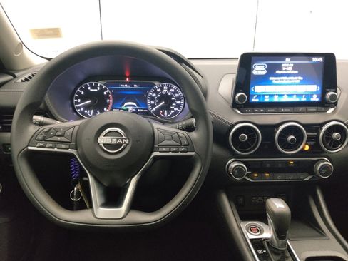 Used 2025 Nissan Sentra SV FWD image 22