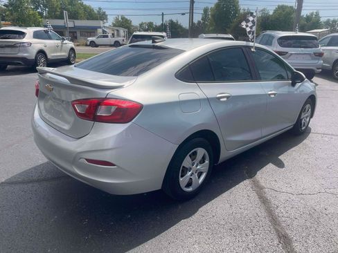 Used 2018 Chevrolet Cruze LS FWD image 8