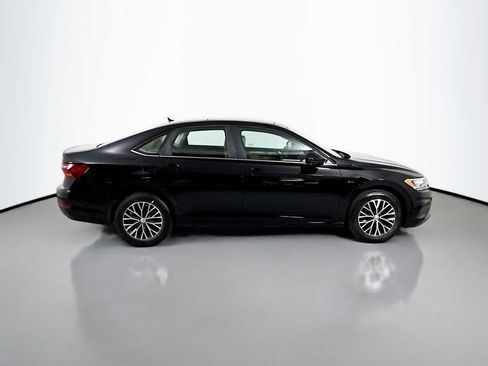 Used 2019 Volkswagen Jetta SE w/ Cold Weather Package image 4