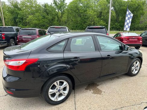 Used 2013 Ford Focus SE w/ SE Winter Pkg FWD image 5