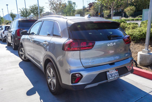 Certified 2022 Kia Niro LX FWD image 12